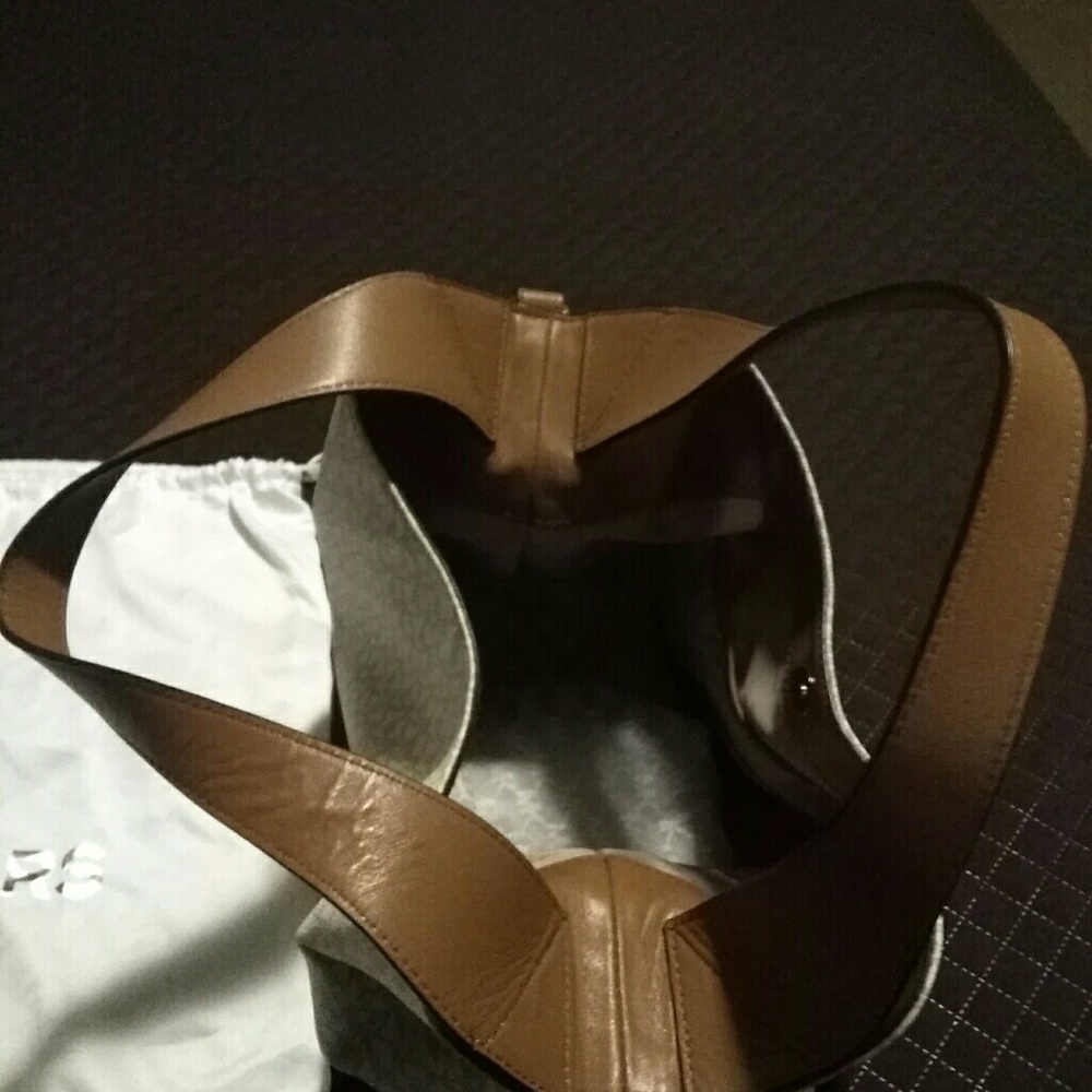 MK Purse - Picture 2 of 4